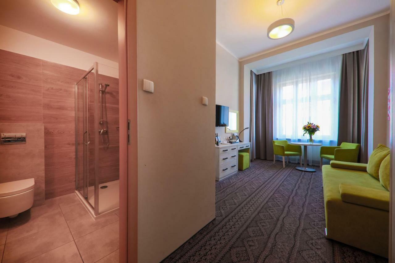 Hotel *** Nat 크리니차 즈드로이 외부 사진